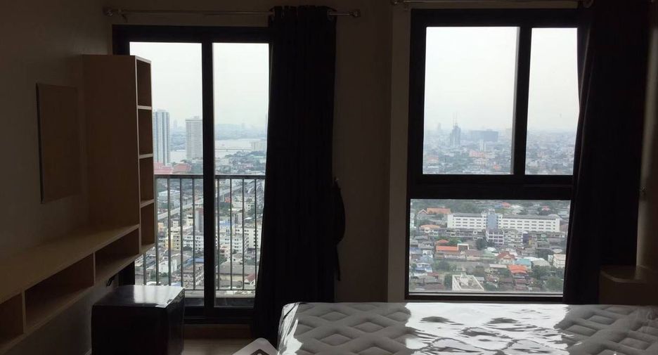 For rent 2 bedrooms condo in Bang Phlat, Bangkok