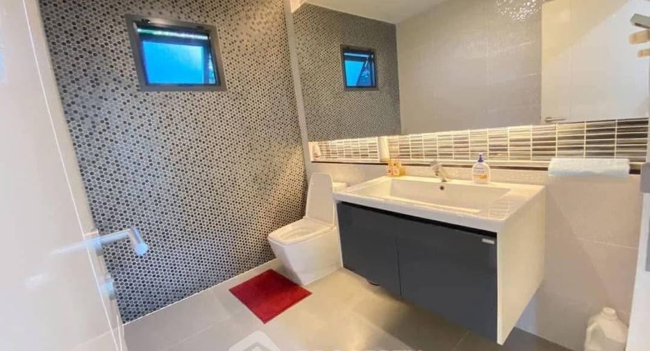 Haus zur Miete mit 3 Zimmer in Bang Kapi, Bangkok