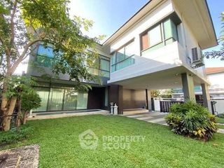 Casa en alquiler de 3 habitaciones en Bang Kapi, Bangkok
