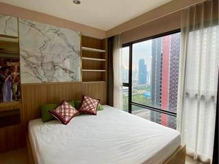 À louer 2 chambres condo à Huai Khwang, Bangkok