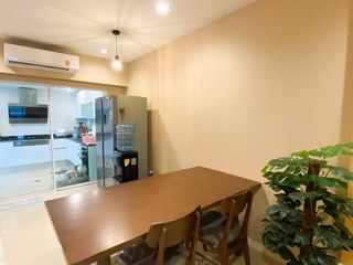 Casa adosada en venta de 3 habitaciones en Suan Luang, Bangkok