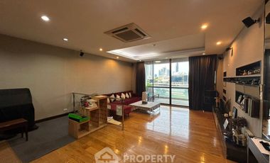 For sale 3 ベッドルーム condo in Bang Rak, Bangkok