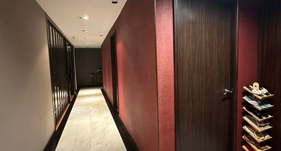 For sale 3 ベッドルーム condo in Bang Rak, Bangkok