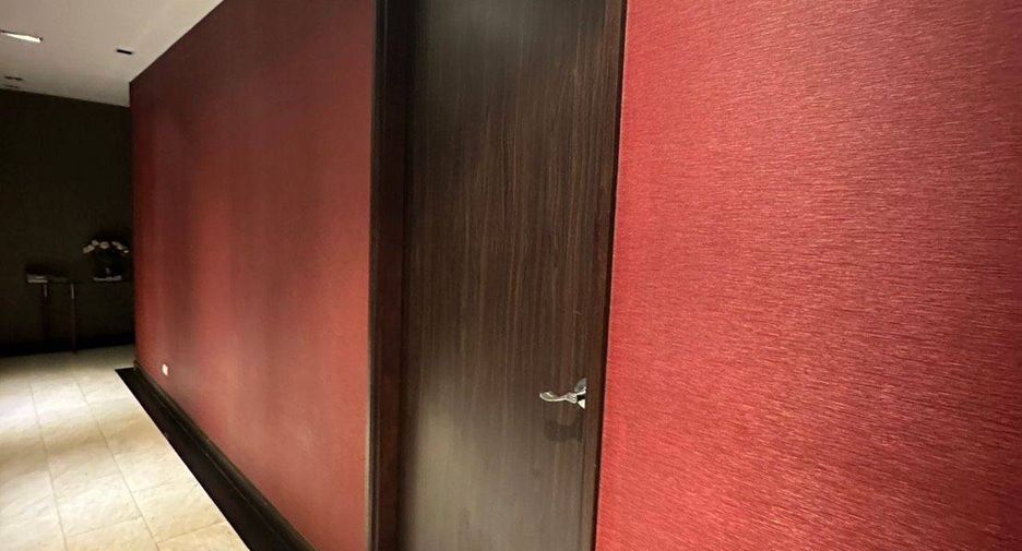 For sale 3 ベッドルーム condo in Bang Rak, Bangkok