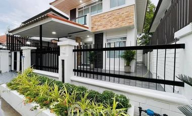 For sale 4 bedrooms house in East Pattaya, Pattaya