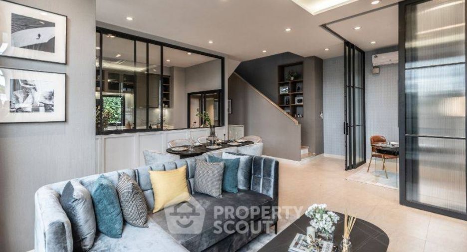 For sale 4 bedrooms condo in Khan Na Yao, Bangkok