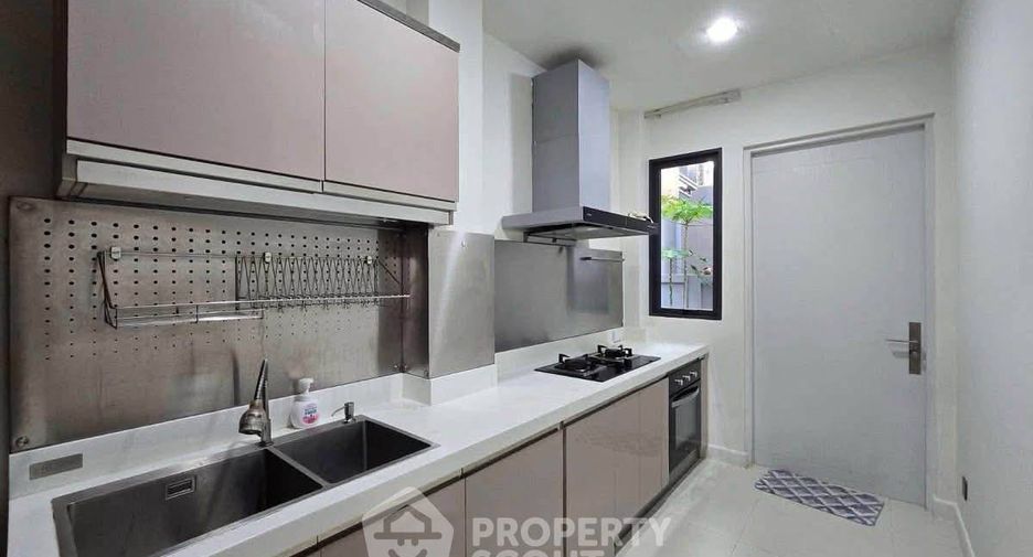 出租 和 出售 4 卧室 独立屋 在 Suan Luang, 曼谷