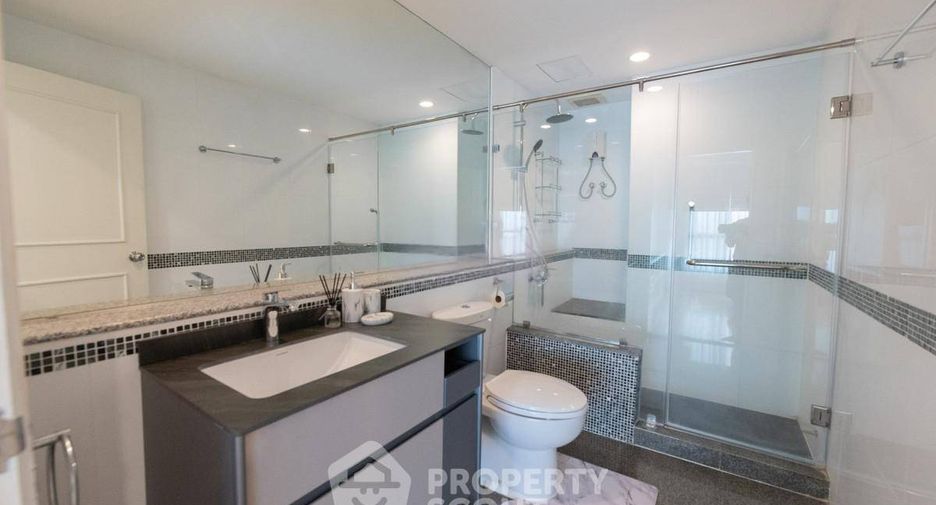 For sale 2 bedrooms condo in Yan Nawa, Bangkok