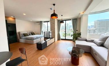 For sale 1 bed condo in Watthana, Bangkok