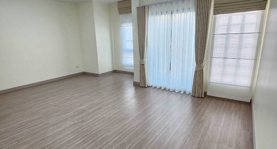 For sale 5 bedrooms condo in Bang Khen, Bangkok