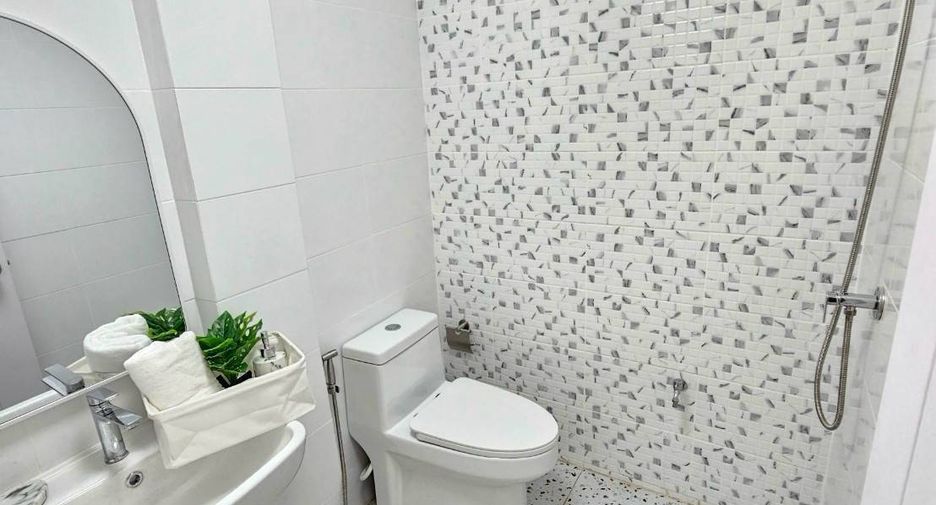 For sale 5 bedrooms condo in Bang Khen, Bangkok