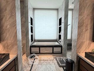 For sale 3 bedrooms condo in Khlong San, Bangkok