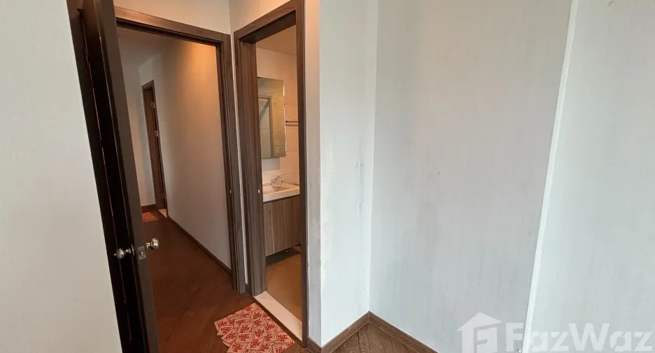 Condo en alquiler de 2 habitaciones en Huai Khwang, Bangkok