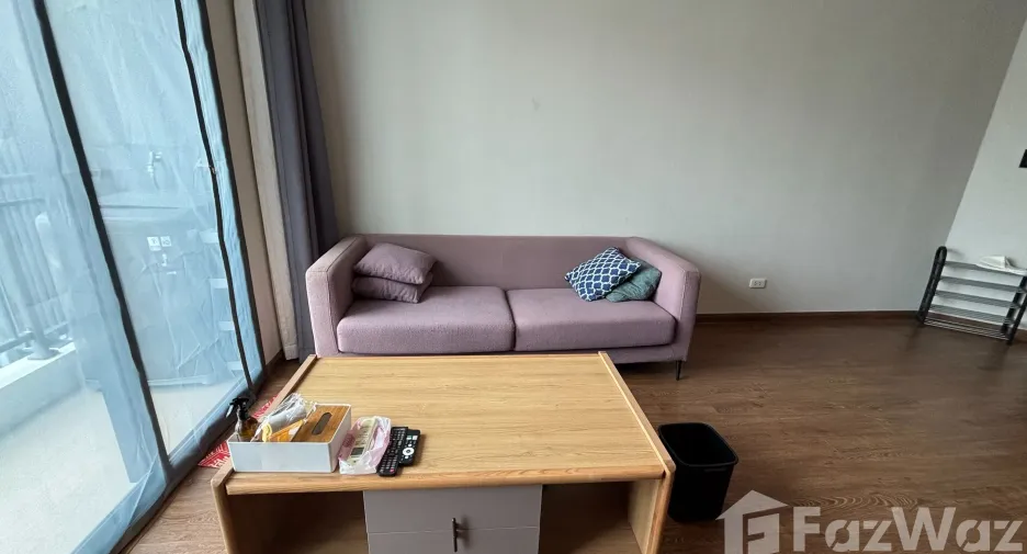 Condo en alquiler de 2 habitaciones en Huai Khwang, Bangkok