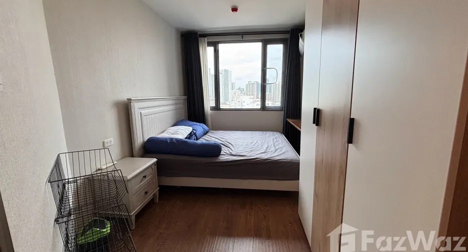 Condo en alquiler de 2 habitaciones en Huai Khwang, Bangkok