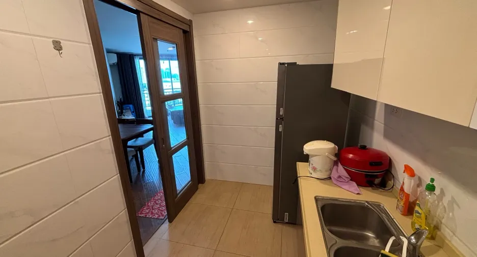 Condo en alquiler de 2 habitaciones en Huai Khwang, Bangkok