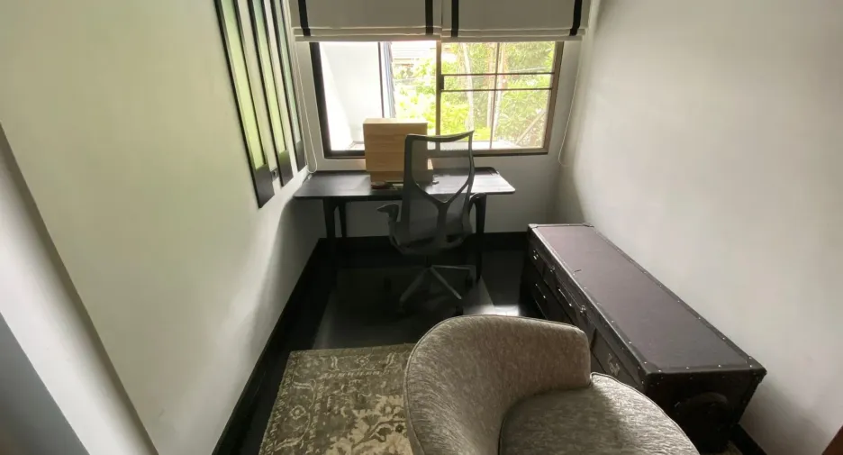 Haus zum Kauf und zur Miete mit 4 Zimmer in Watthana, Bangkok