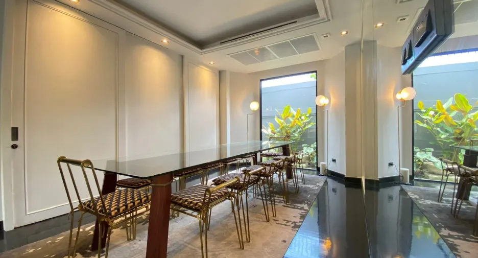 Haus zum Kauf und zur Miete mit 4 Zimmer in Watthana, Bangkok