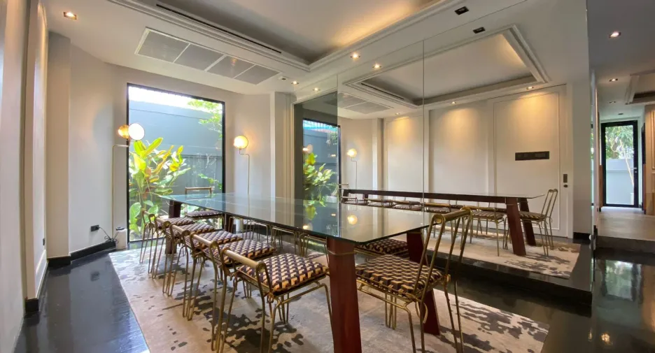 Haus zum Kauf und zur Miete mit 4 Zimmer in Watthana, Bangkok