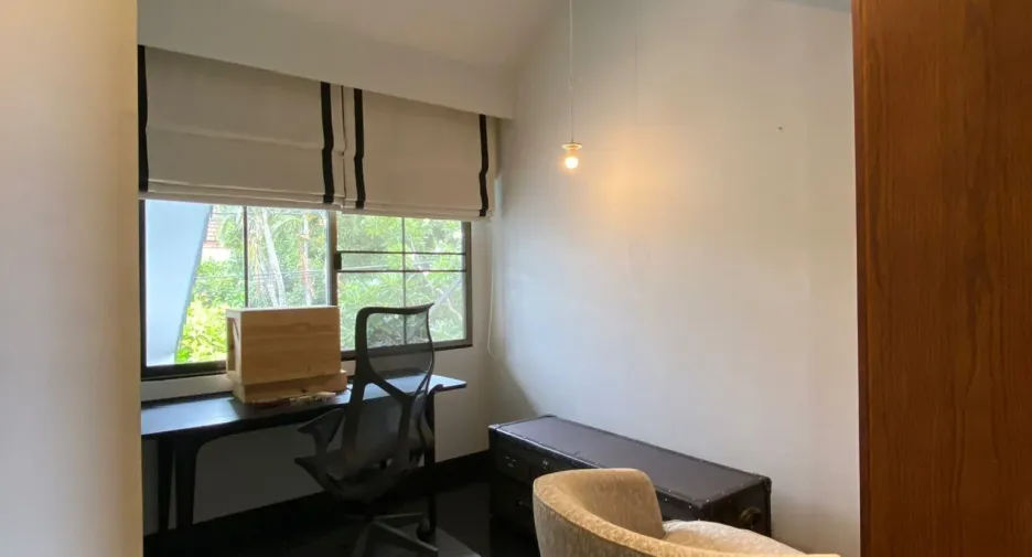 Haus zum Kauf und zur Miete mit 4 Zimmer in Watthana, Bangkok