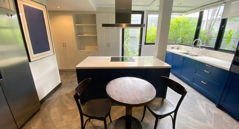 Haus zum Kauf und zur Miete mit 4 Zimmer in Watthana, Bangkok