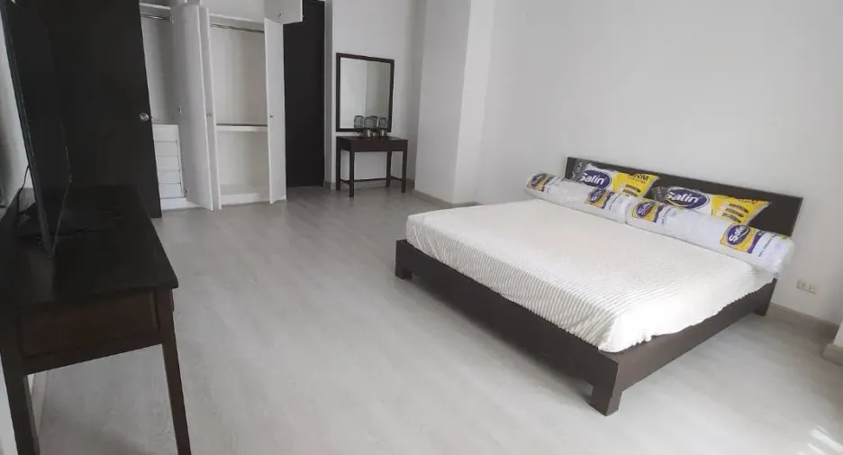 For rent 2 ベッドルーム condo in Khlong Toei, Bangkok