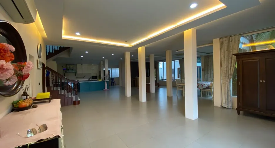 For sale 4 bedrooms house in Mueang Phuket, Phuket