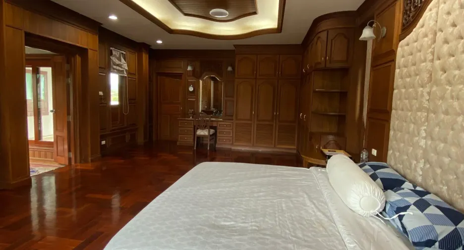 For sale 4 bedrooms house in Mueang Phuket, Phuket