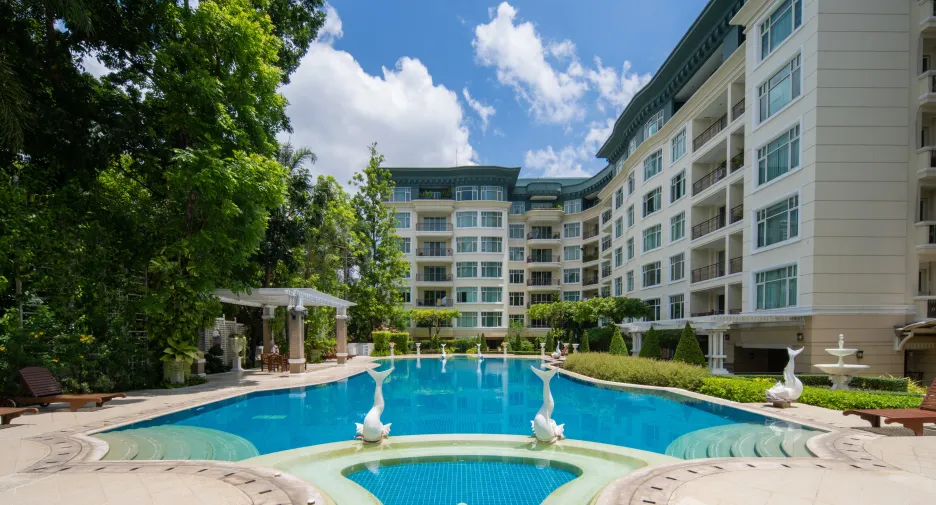 For sale 3 bedrooms condo in Sathon, Bangkok