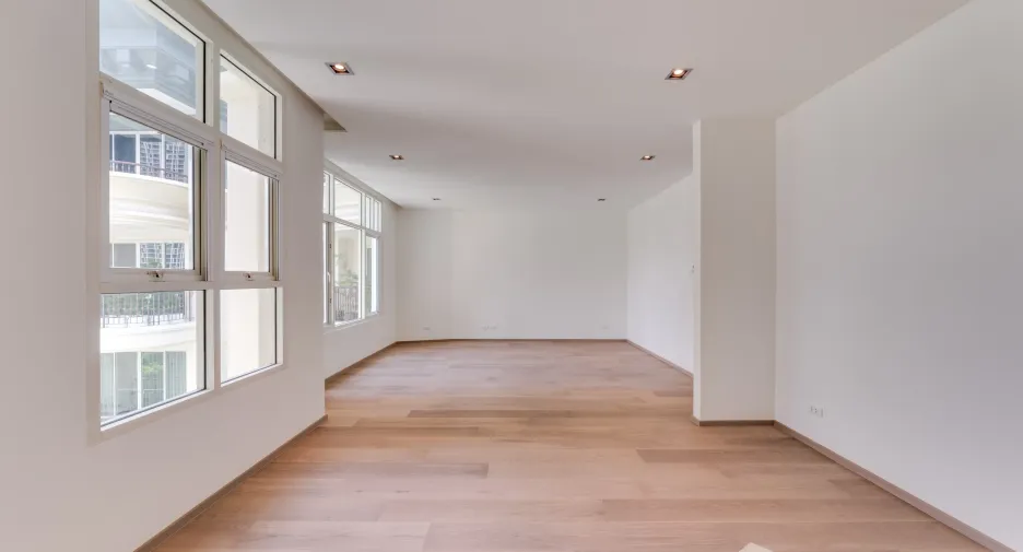 For sale 3 bedrooms condo in Sathon, Bangkok