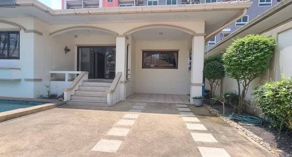 For rent 3 bedrooms villa in Jomtien, Pattaya