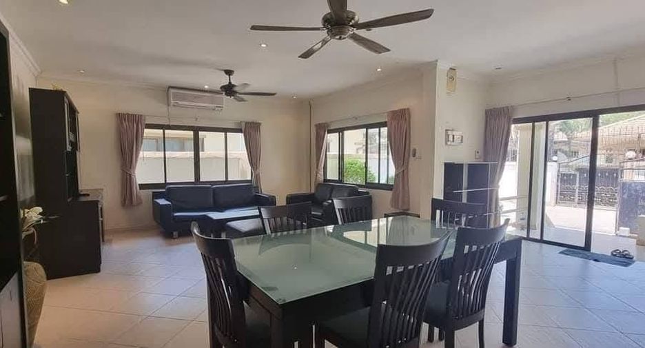 For rent 3 bedrooms villa in Jomtien, Pattaya