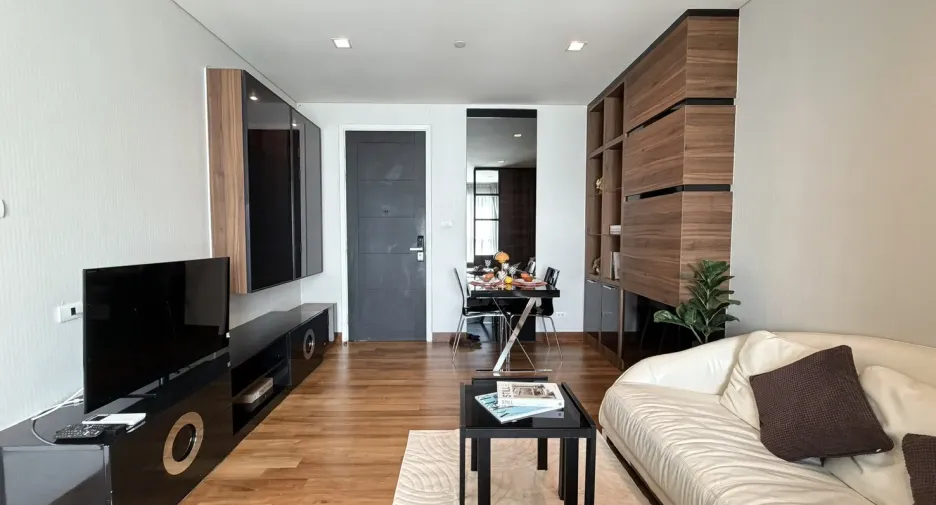 Condo en venta y en alquiler de estudio en Watthana, Bangkok