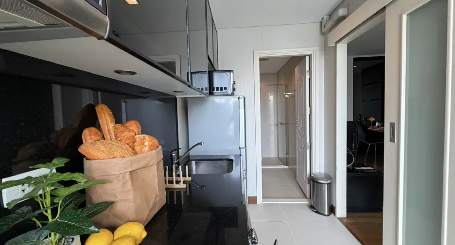 Condo en venta y en alquiler de estudio en Watthana, Bangkok