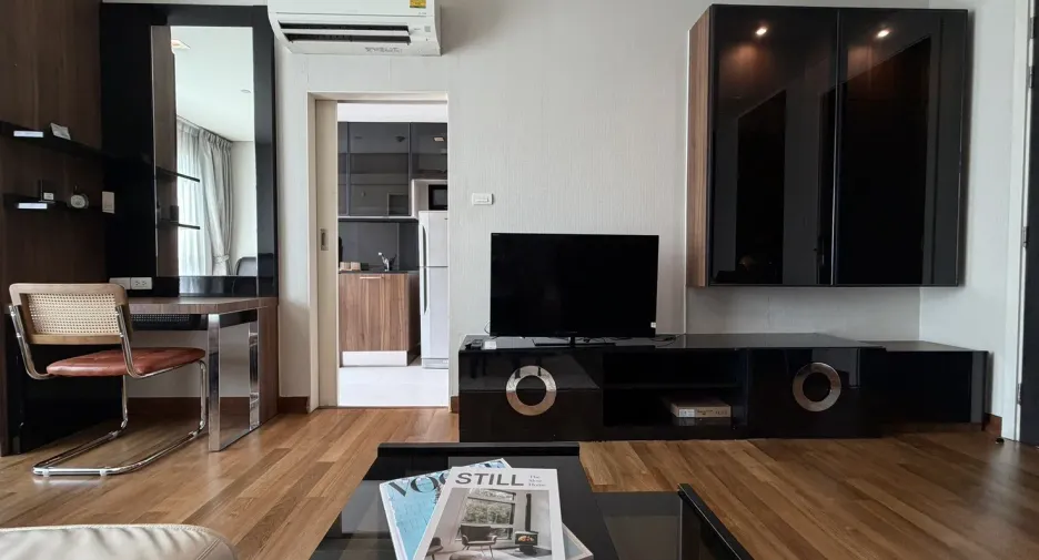 Condo en venta y en alquiler de estudio en Watthana, Bangkok