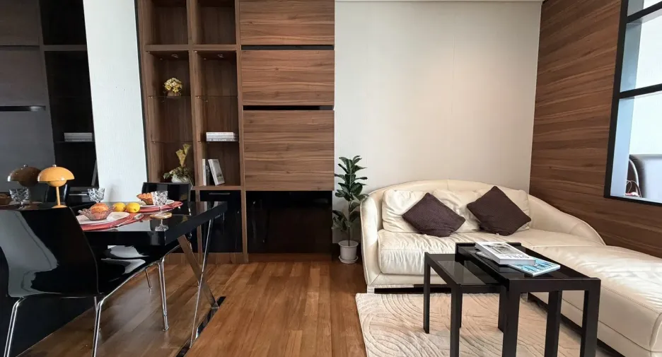 Condo en venta y en alquiler de estudio en Watthana, Bangkok