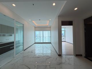 À vendre 1 chambre condo à Bang Rak, Bangkok