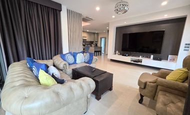 Casa en alquiler de 4 habitaciones en Sai Mai, Bangkok