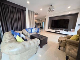 Casa en alquiler de 4 habitaciones en Sai Mai, Bangkok
