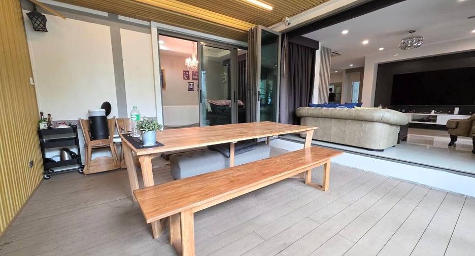 Casa en alquiler de 4 habitaciones en Sai Mai, Bangkok