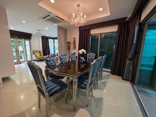 Casa en alquiler de 4 habitaciones en Sai Mai, Bangkok