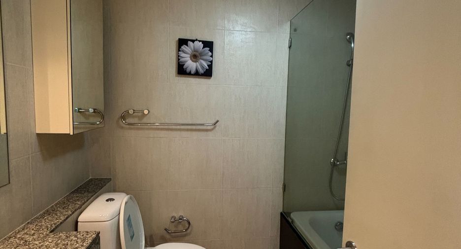 For sale and for rent 1 bed condo in Watthana, Bangkok
