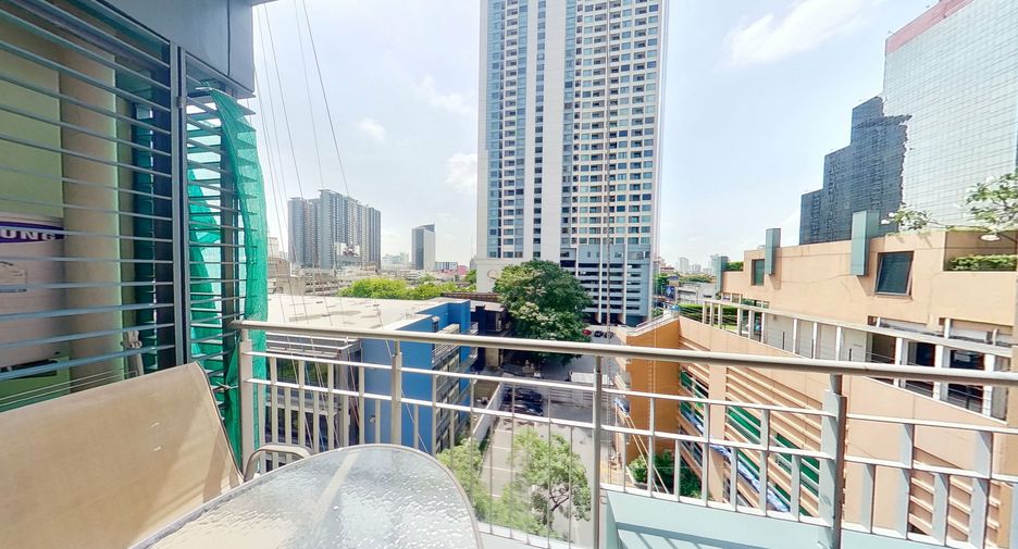 For rent 1 bed condo in Watthana, Bangkok