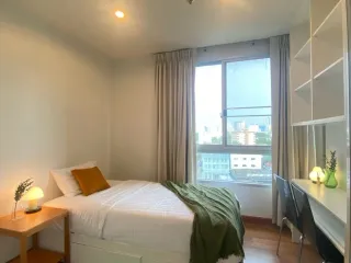 For rent 2 bedrooms condo in Thon Buri, Bangkok
