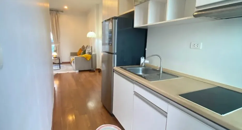 For rent 2 bedrooms condo in Thon Buri, Bangkok