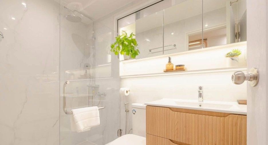 Condo en alquiler de 2 habitaciones en Yan Nawa, Bangkok