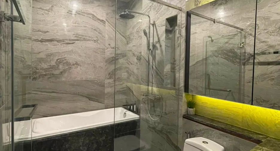 For sale 1 bed condo in Khlong Toei, Bangkok