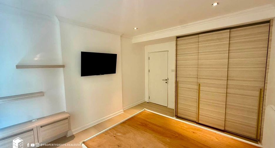 For rent 3 bedrooms condo in Pathum Wan, Bangkok