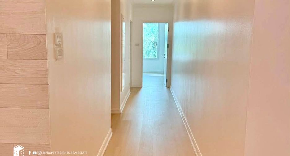 For rent 3 bedrooms condo in Pathum Wan, Bangkok