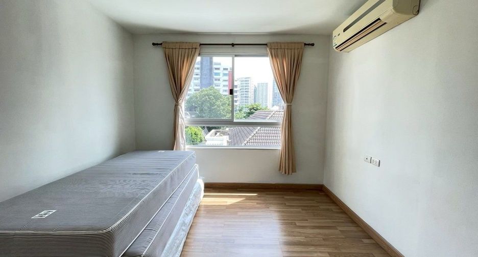 À louer 3 chambres appartement à Khlong Toei, Bangkok